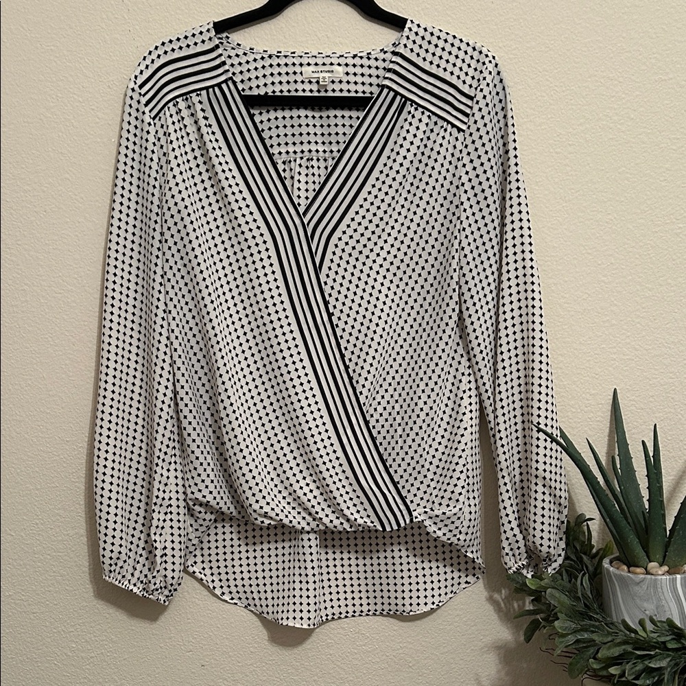 ☀️ 3 $15 Items for $25 ☀️ Max Studio Black and White Blouse